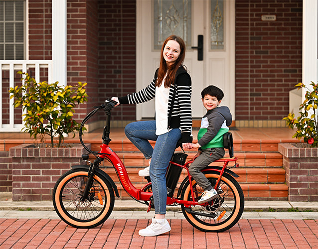 Each piece designed for a purpose. Low step let riders get on and off easily, making cycling more accessible, comfortable, and enjoyable for riders of all ages and abilities. Rear footrests provide additional support and comfort for passenger.