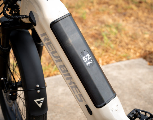 Equipped with 52V 15Ah removable battery made by Samsung. It means Runabout has 50% more power than similar bikes in the market. Up to 55 miles 